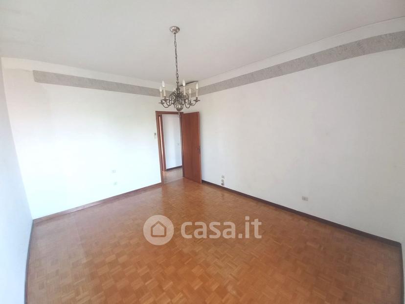 Trilocale in Via Enrico Mattei — foto 8 di 18