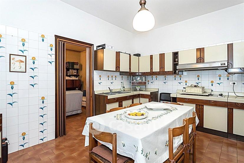 Villa in Via Spluga 32 — foto 26 di 38