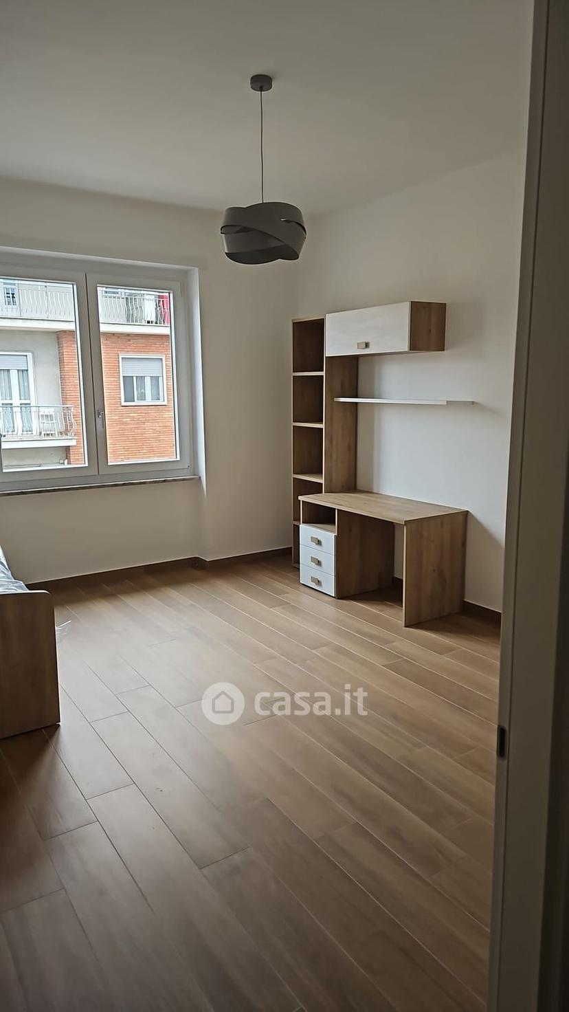 Stanza in Via Villa Giusti — foto 5 di 8