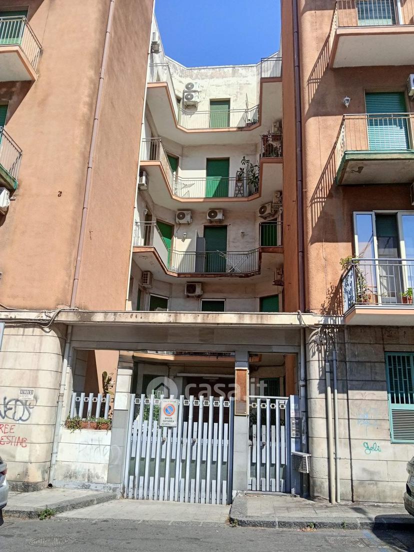 Stanza in Via Ficarazzi — foto 8 di 22
