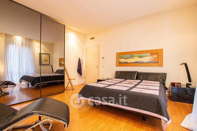 Trilocale in Via Fratelli Bronzetti 16 — foto 27 di 54