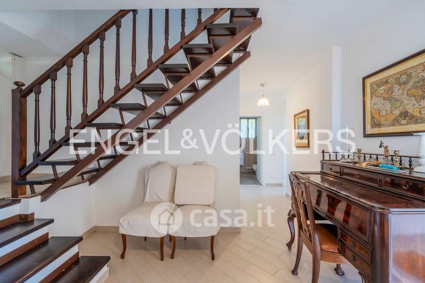 Villa in Via Sempione 164 — foto 27 di 34