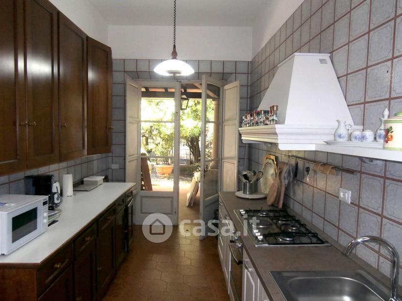 Villa in Via Bagni Caldi — foto 8 di 24