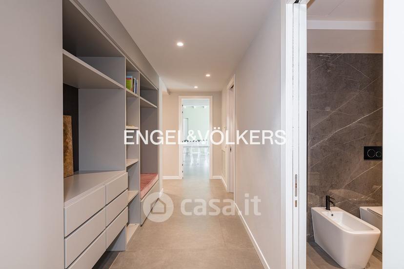 Villa in Via del Borgo 2 — foto 2 di 33
