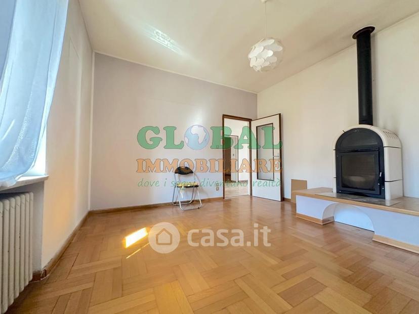 Trilocale in Via Fratelli 43 — foto 4 di 28