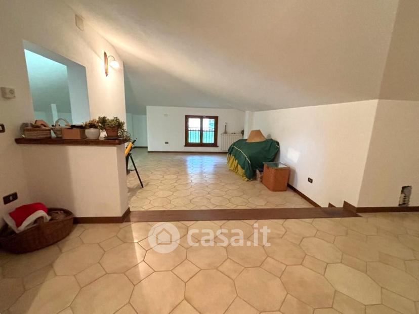Villa in Via Romboni 55041 — foto 19 di 32