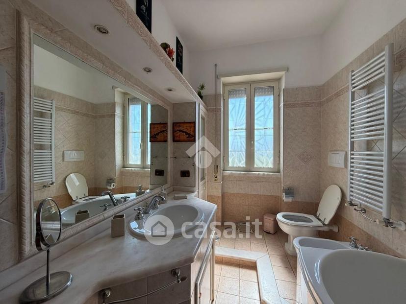 Trilocale in Via Cabourg 10 — foto 9 di 24