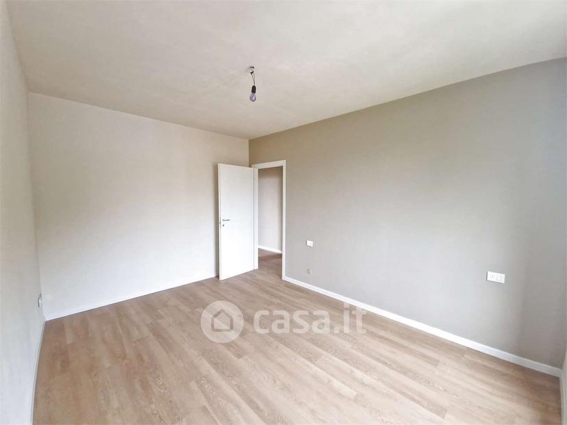 Trilocale in Via IV Novembre 50 — foto 34 di 38
