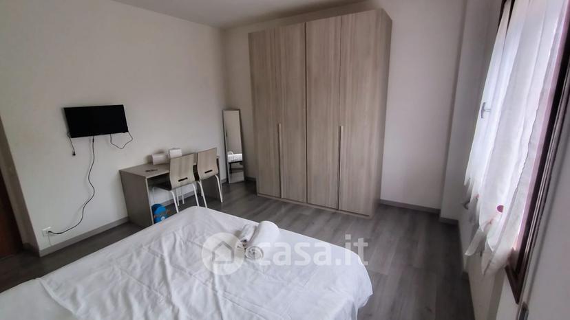 Stanza in Viale Istria 44 — foto 12 di 22