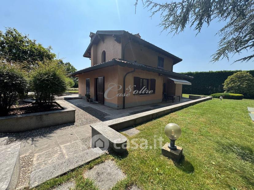 Villa in Via Cervino 1 — foto 15 di 25