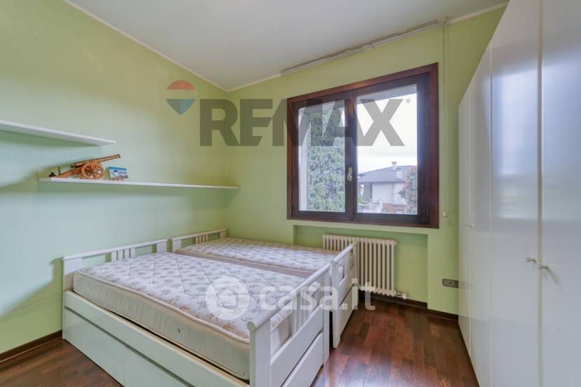 Villa in Via G. Rossa 2 — foto 21 di 22