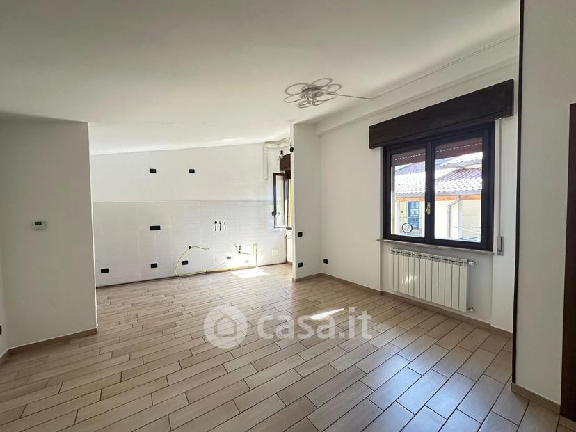 Trilocale in Via Italia 15 a — foto 11 di 24