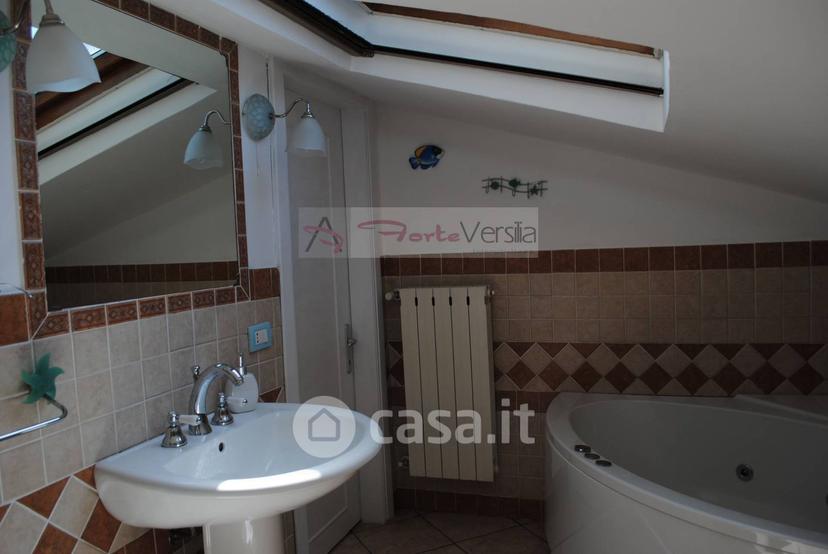 Villa in Via dei Cipressi 38 — foto 19 di 34