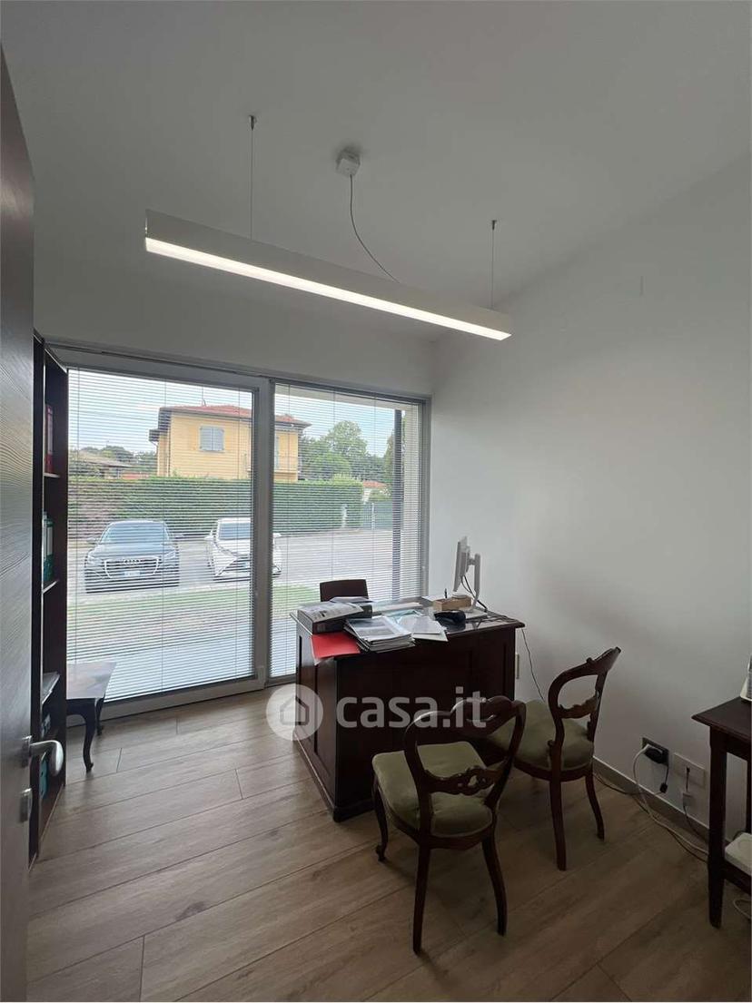 Villa in Via Giacomo Leopardi 77 — foto 24 di 36