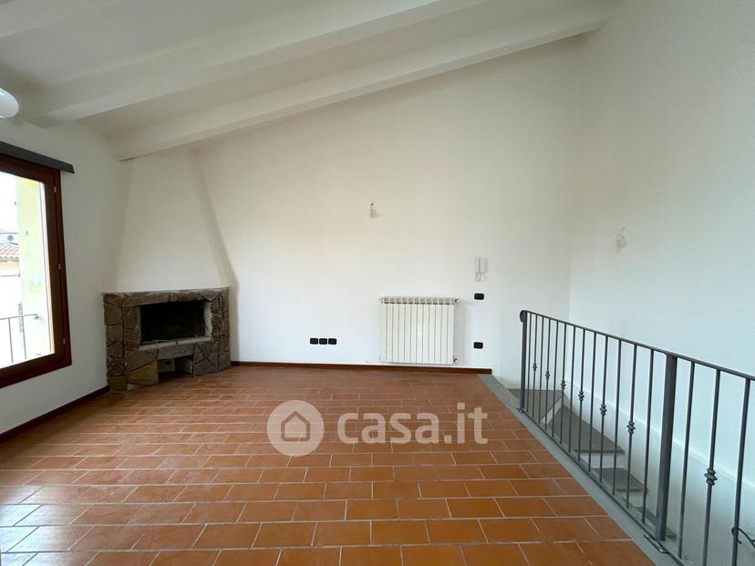 Trilocale in Via Vecchio Ponte 1 — foto 4 di 30