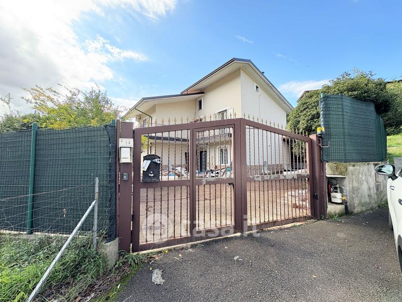 Villa in Via Madre Teresa di Calcutta — foto 11 di 27