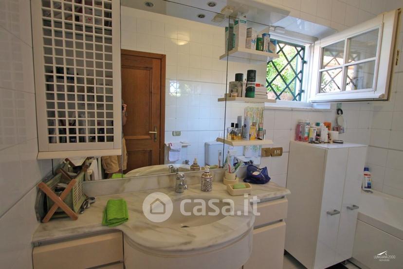Villa in Viale Monzoni 19 — foto 13 di 44