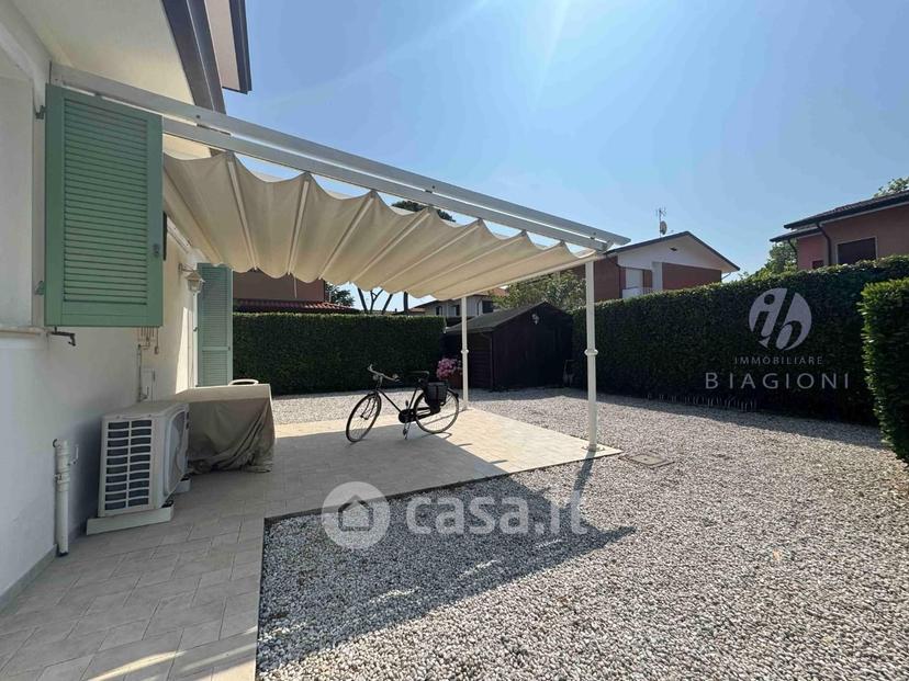 Villa in Via Cortona 120 — foto 24 di 37