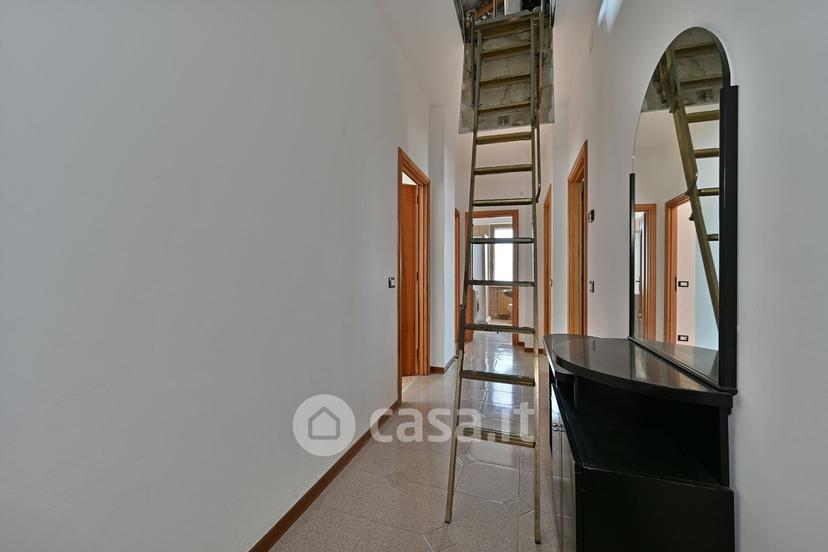 Quadrilocale in Via Alpicella — foto 33 di 33