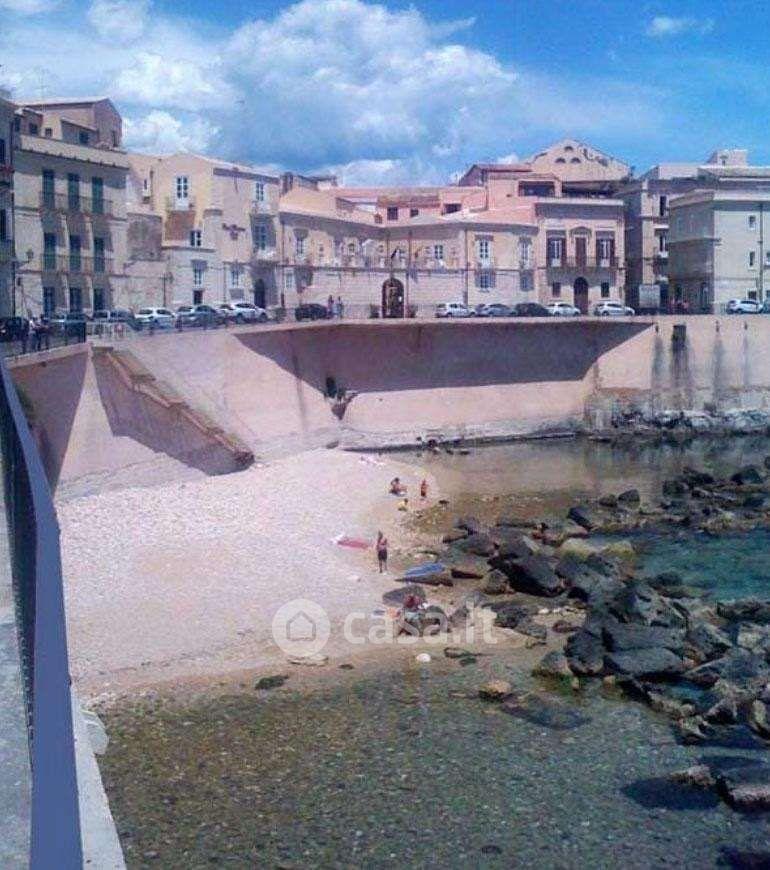 Trilocale in Via Salomone 6 — foto 12 di 13