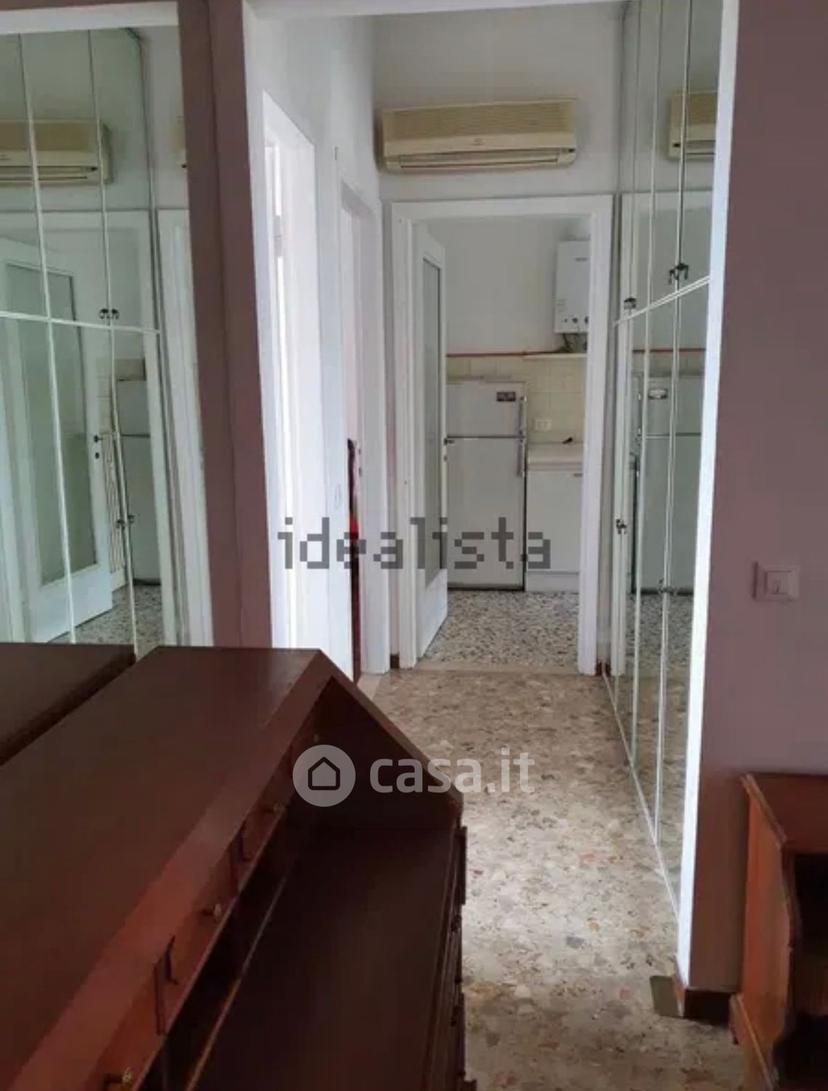 Stanza in Via Don Rodrigo 6 — foto 4 di 5
