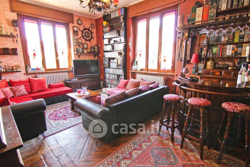 Villa in Via Alessandro Tadino 3 — foto 16 di 52