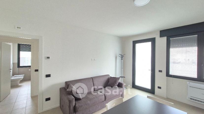 Bilocale in Via Crete — foto 12 di 17