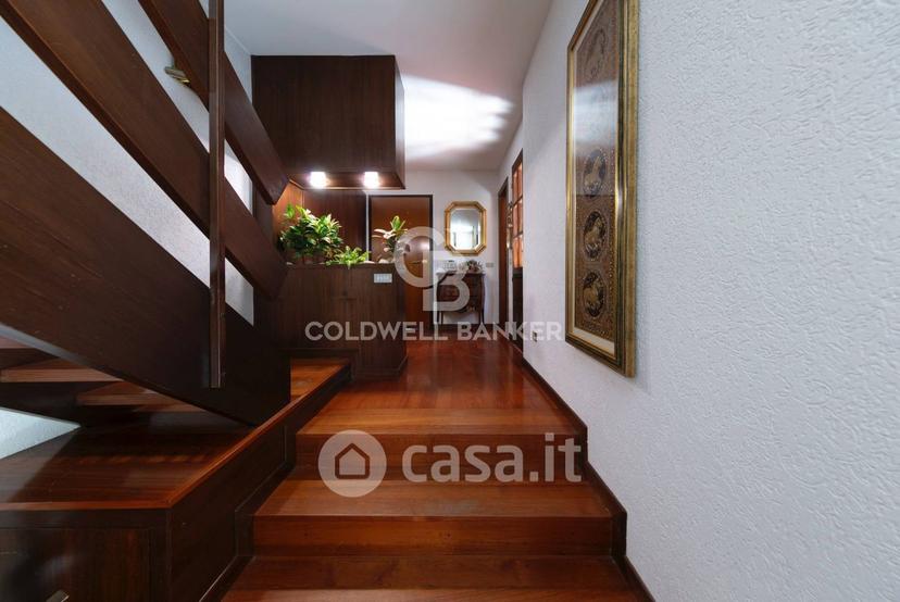 Villa in Via Martiri di Belfiore 4 — foto 31 di 39
