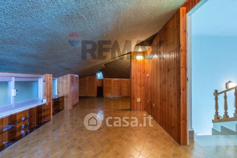 Villa in Via Bartolomeo Colleoni 10 — foto 37 di 46