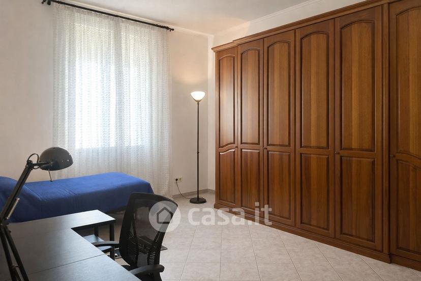 Stanza in Via Bard 38 Bis — foto 2 di 11