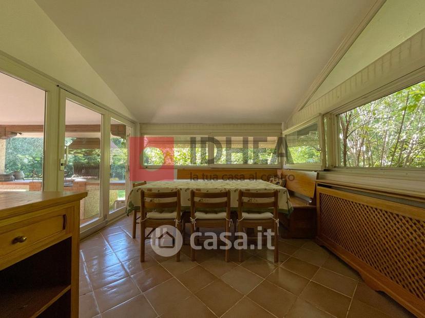 Villa in Via IV Novembre — foto 25 di 39