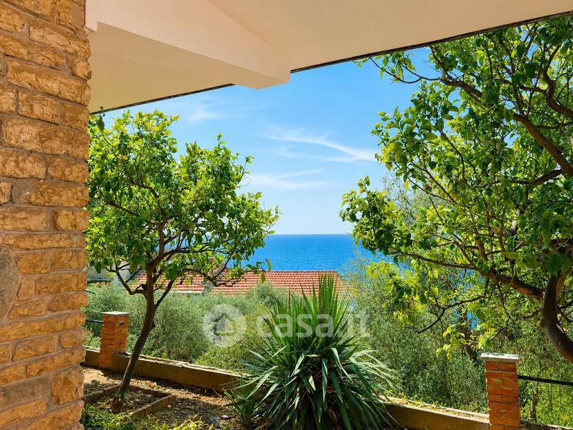 Villa in Via Giacomo Matteotti 13 — foto 26 di 45