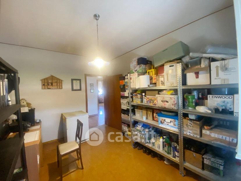 Quadrilocale in Via A. Canepari 9 — foto 10 di 24