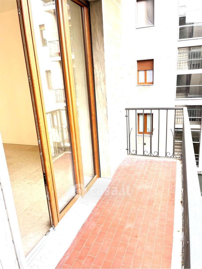 Trilocale in Via Carlo de Cristoforis 10