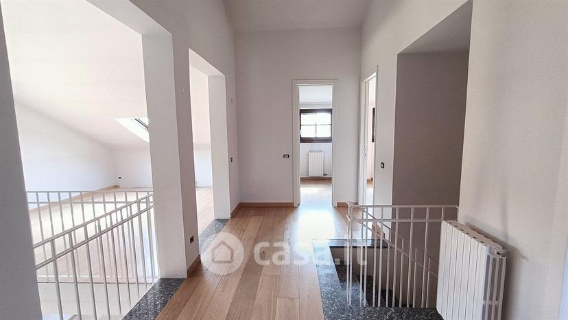 Appartamento in Via Ugo Foscolo 12 — foto 27 di 57