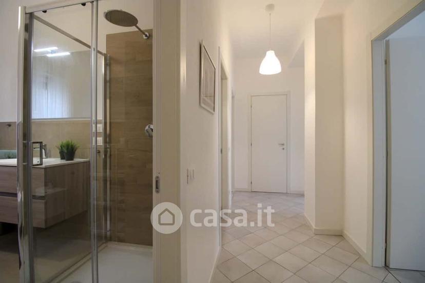 Stanza in Via Alessandro Manzoni 22 — foto 2 di 21