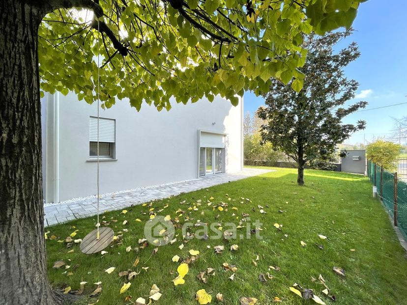 Villa in Via G. Matteotti 82 — foto 10 di 56