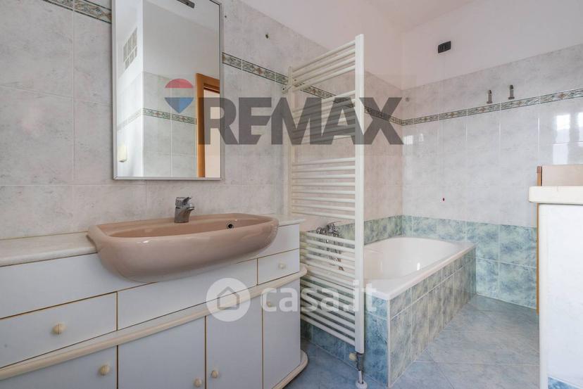 Trilocale in Via G. Pascoli 18 — foto 11 di 23