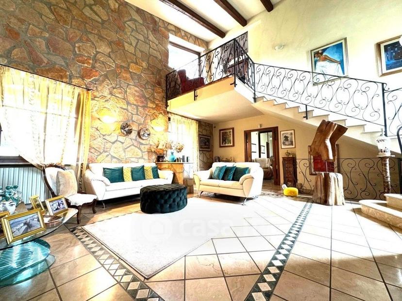 Villa in Via Giacomo Puccini 3 — foto 22 di 50