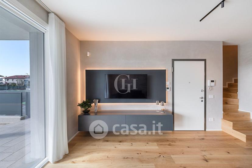 Villa in Via Bottego 2 — foto 33 di 51