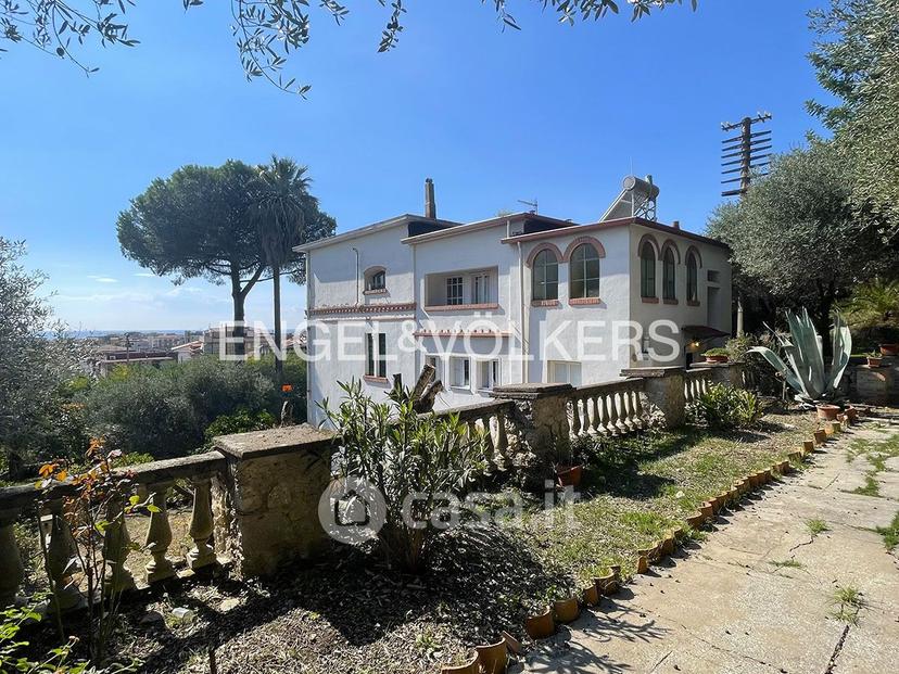 Villa in Via Antonio Sebastiani — foto 20 di 25