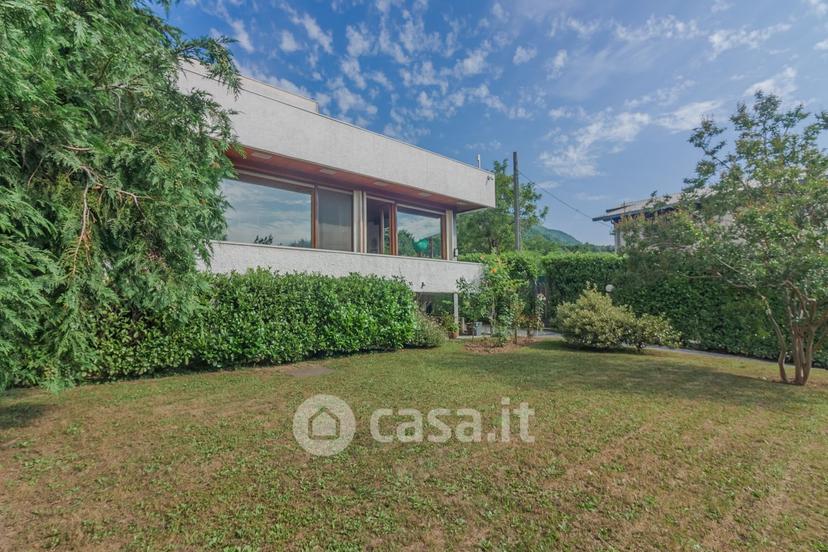 Villa in Via Como 19 — foto 7 di 32