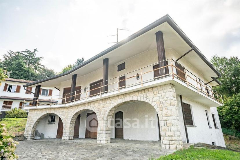 Villa in Via Don Ronchi 18 — foto 10 di 33