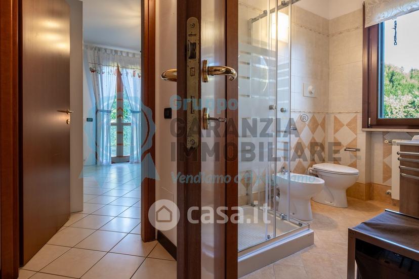 Trilocale in Via della Valle 34 — foto 11 di 36