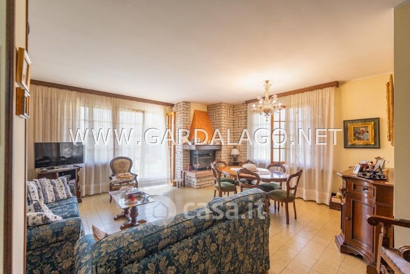 Villa in Via Carlo G. Battistoli — foto 34 di 37