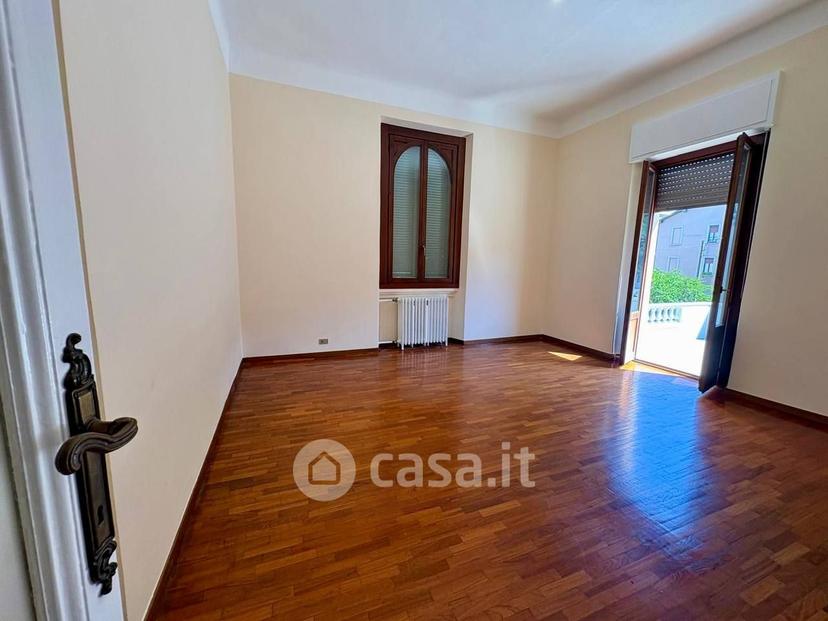 Villa in Via Vittorio Alfieri 2 — foto 48 di 78