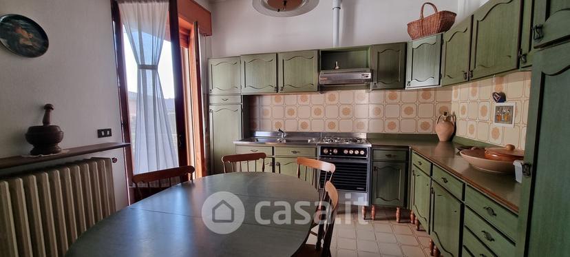 Villa in Zona Residenziale Vicino Stazione E Centro — foto 7 di 11