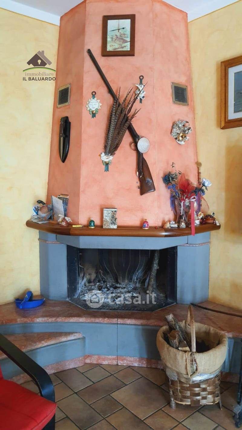 Villa in Via di Montecarlo 5 — foto 14 di 23