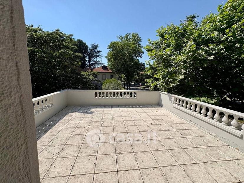 Villa in Via Vittorio Alfieri 2 — foto 21 di 78