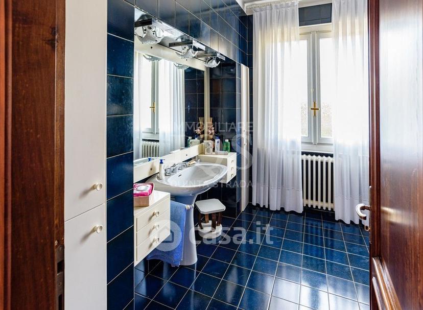 Villa in Via U. Foscolo 16 — foto 16 di 31